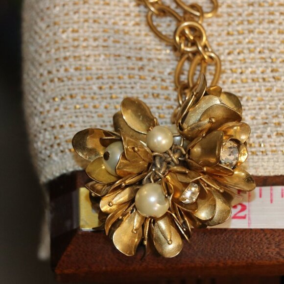 J Crew Rhinestones & Faux-Pearl Flower Pendant on Gold Tone Chain Link Necklace - Picture 5 of 5